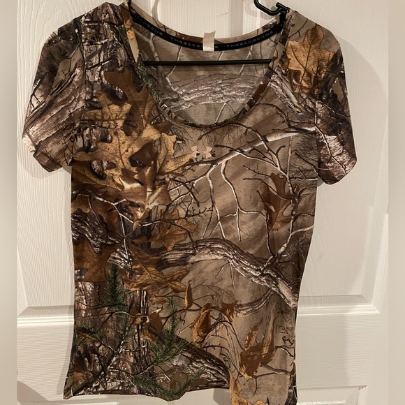 Underarmour women’s hunting tshirt, size medium EUC - Picture 1 of 3